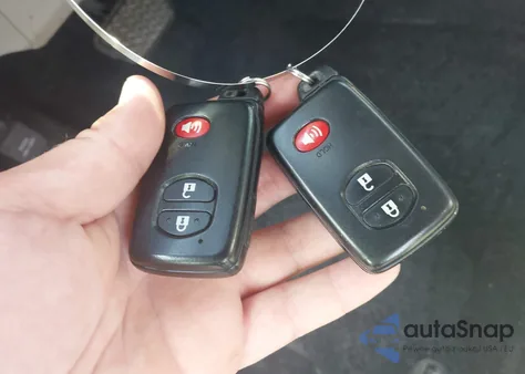 2012 Toyota Prius Three z USA, uszkodzony, nr VIN JTDKN3DU8C5490705